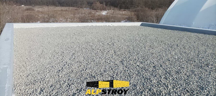 Устройство балластной кровли здания
